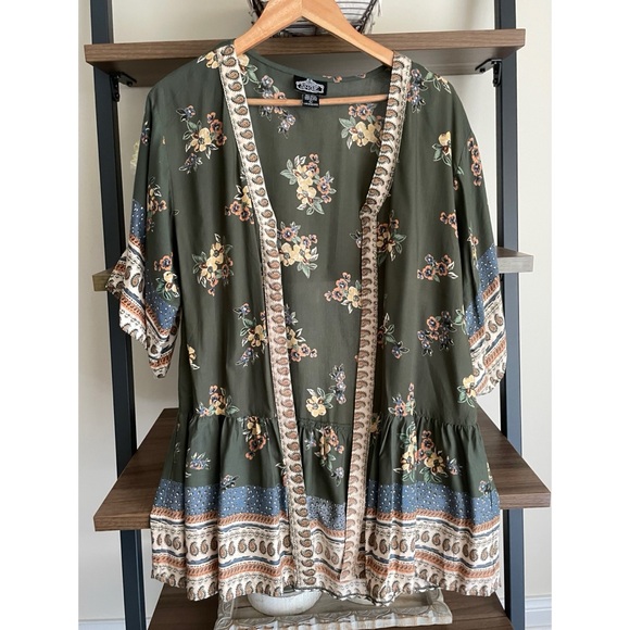 SOLD Angie Floral Open-front Kimono Cardigan, Size Large - Picture 4 of 7